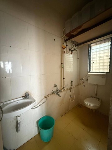 Attached Bathroom in 1 BHK Apartment at Azad Nagar – for Rent