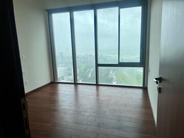 Room in 2 BHK Apartment at Chandak Cornerstone, Worli – for Rent