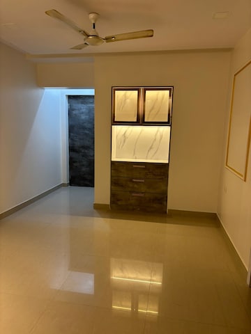 2.5 BHK Apartment For Sale in Lokhandwala Sapphire Heights, Kandivali East
