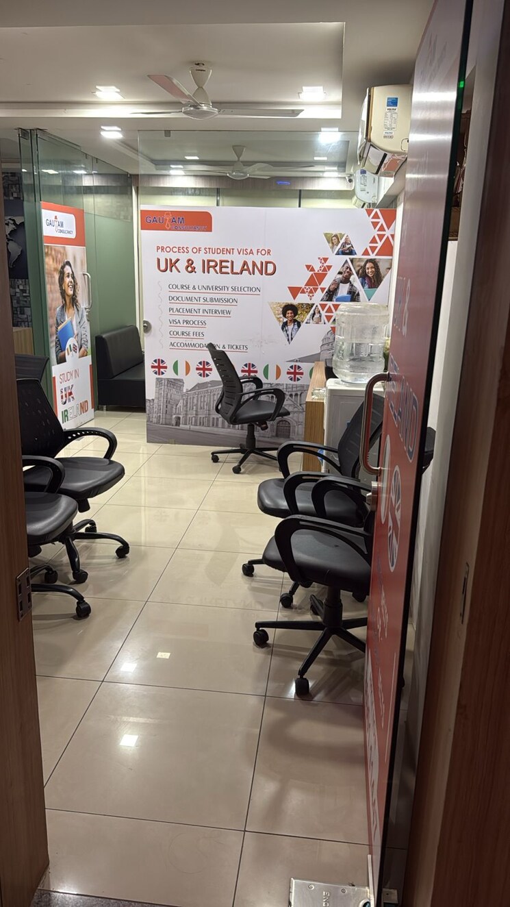 Team Area, goyal-palladium Commercial Office Space 685 Sq.Ft. In Makarba Ahmedabad 9070092