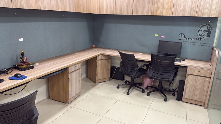 Team Area, goyal-palladium Commercial Office Space 685 Sq.Ft. In Makarba Ahmedabad 9070092