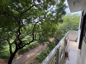 Balcony in 1 RK Builder Floor at Paryavaran Complex – for Rent