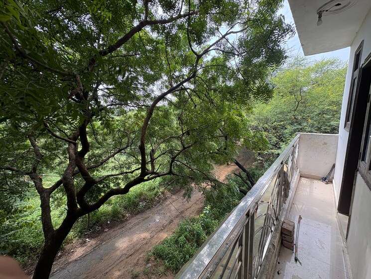 Balcony, paryavaran complex 1 RK 400 Sq.Ft. Builder Floor In Paryavaran Complex Delhi 9070117