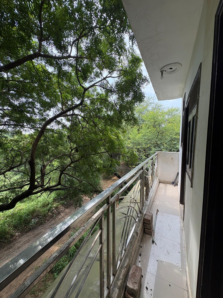 Balcony, paryavaran complex 1 RK 400 Sq.Ft. Builder Floor In Paryavaran Complex Delhi 9070117