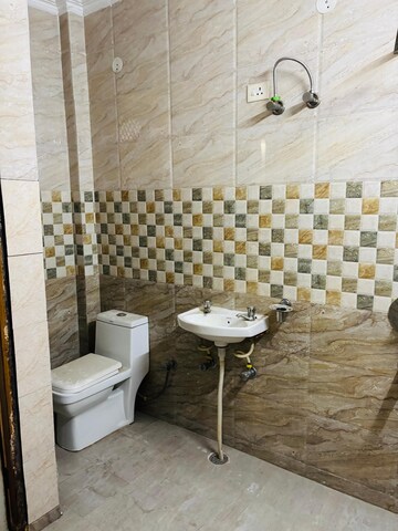 Bathroom in 2 BHK Apartment at Migsun Twinz, Eta Ii Greater Noida – for Rent