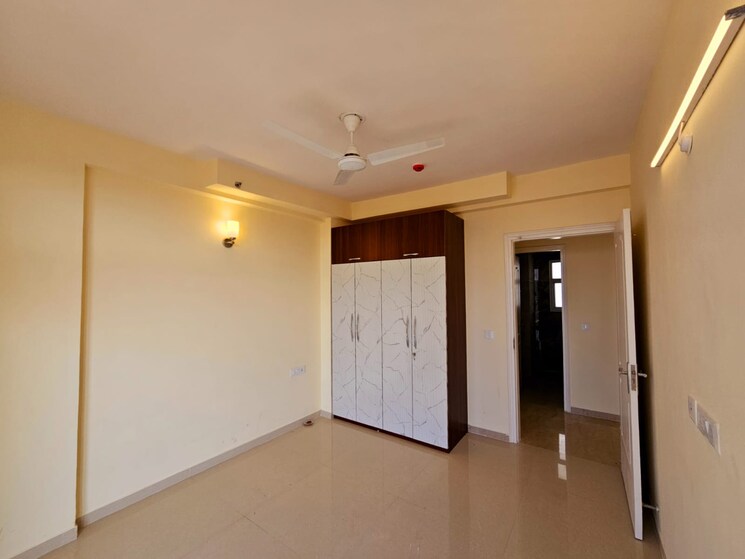 Room, omaxe-the-palace 3 Bedroom 1550 Sq.Ft. Apartment In Gomti Nagar Lucknow 9070123