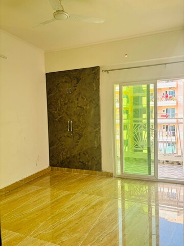 Room in 2 BHK Apartment at Alpha 1 RWA, Alpha 1 Greater Noida – for Rent