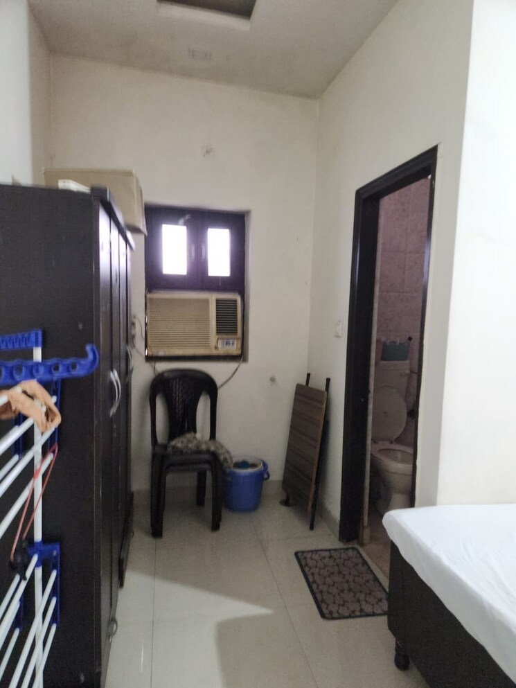 Living Room, hunson-line-rwa 2 Bedroom 300 Sq.Ft. Villa In G T B Nagar Delhi 9070165