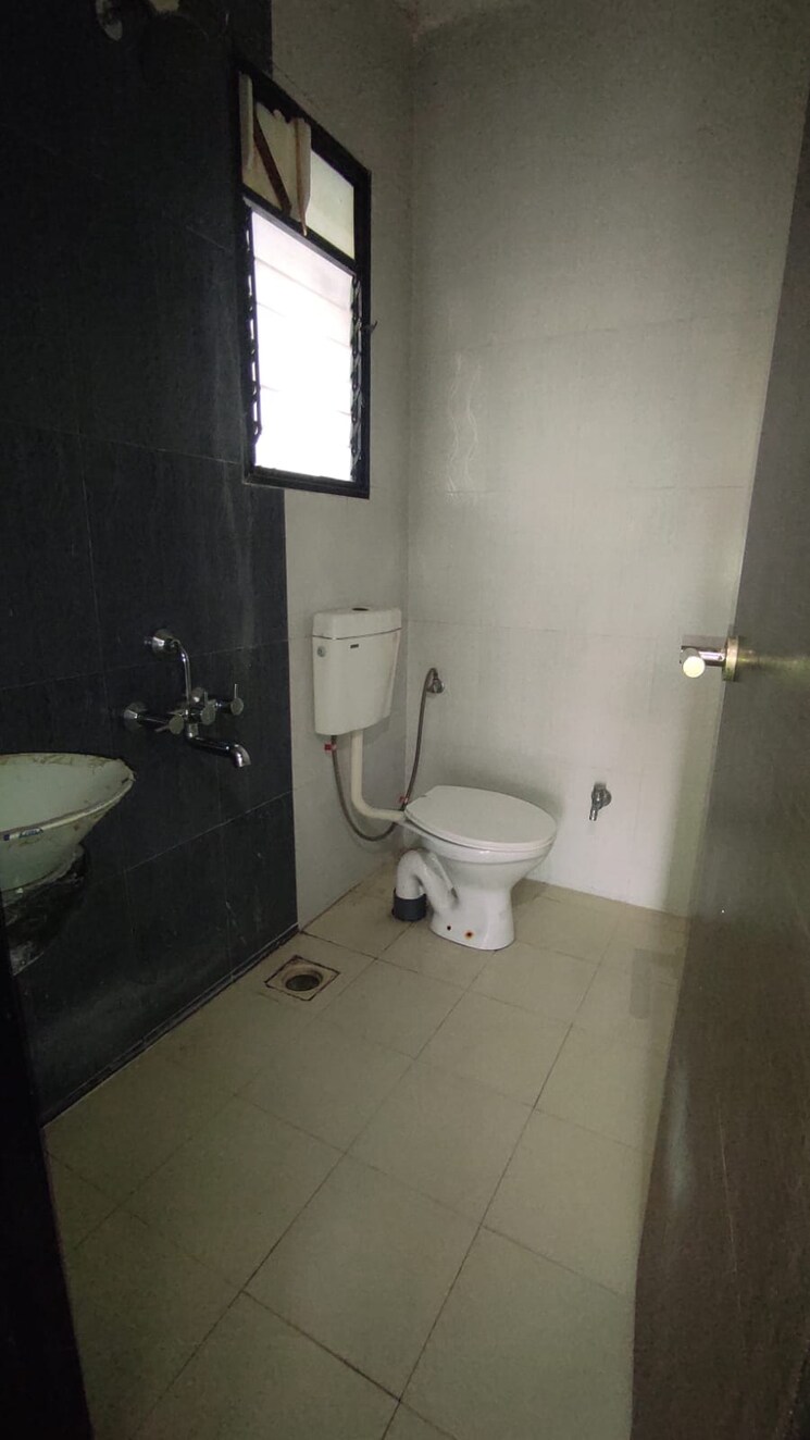 Bathroom, vastushree-adrina 3 Bedroom 1750 Sq.Ft. Apartment In Mundhwa Pune 9070145