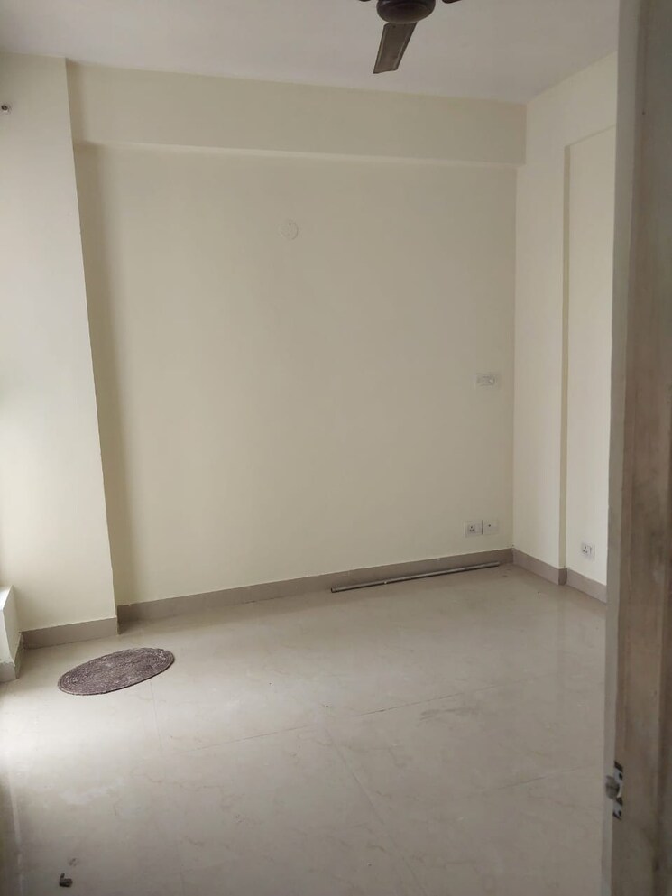 Room, kshitij-ramsons 1 Bedroom 360 Sq.Ft. Apartment In Sector 95 Gurgaon 9070157