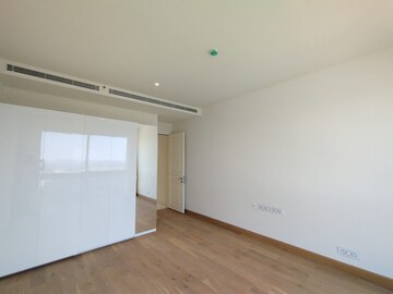 Room in 4 BHK Apartment at Bhartiya Leela Residences, Thanisandra Main Road – for Rent