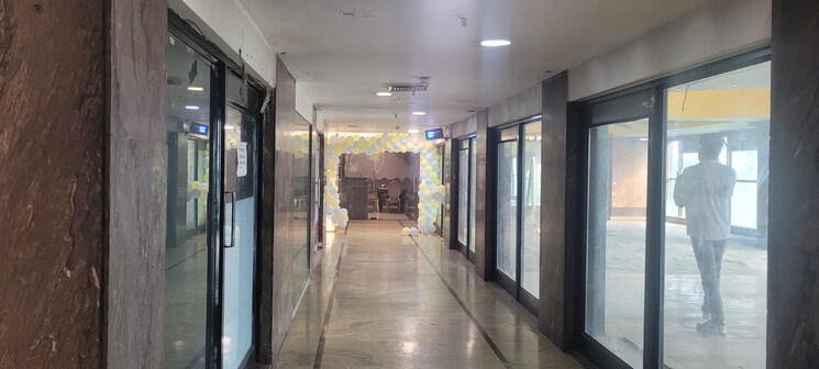 undefined, sector 61 Commercial Showroom 4200 Sq.Ft. In Sector 61 Noida 9070214