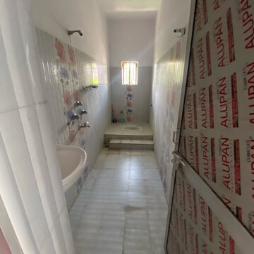 Bathroom in 2 BHK Independent House at Bhagwanpur – for Rent