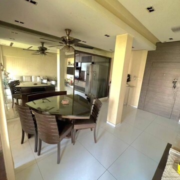 Dining area in 1 BHK Apartment at Best Complex Andheri West, Lohana Colony – for Rent