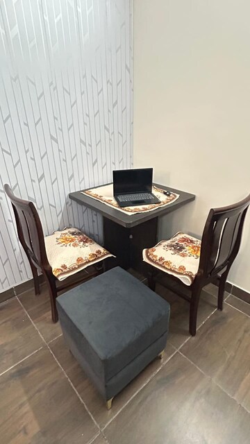 2 BHK Apartment For Rent in Shree Vardhman Green Court, Sector 90