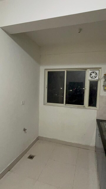 Room in 2 BHK Apartment at Svamitva Emerald Square, Bommasandra – for Rent