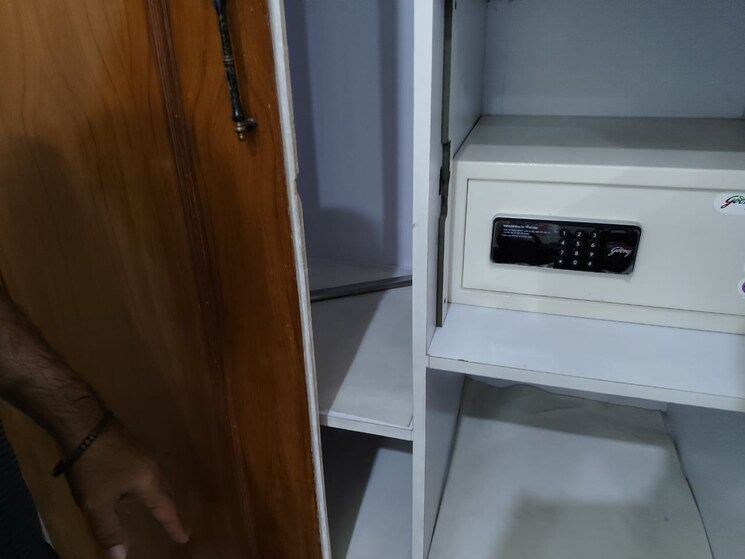 undefined, sector 41 5 Bedroom 200 Sq.Mt. Villa In Sector 41 Noida 9070254