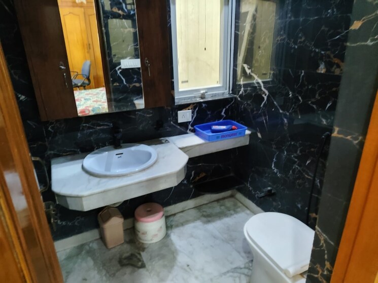 Team Area, sector 41 5 Bedroom 200 Sq.Mt. Villa In Sector 41 Noida 9070254