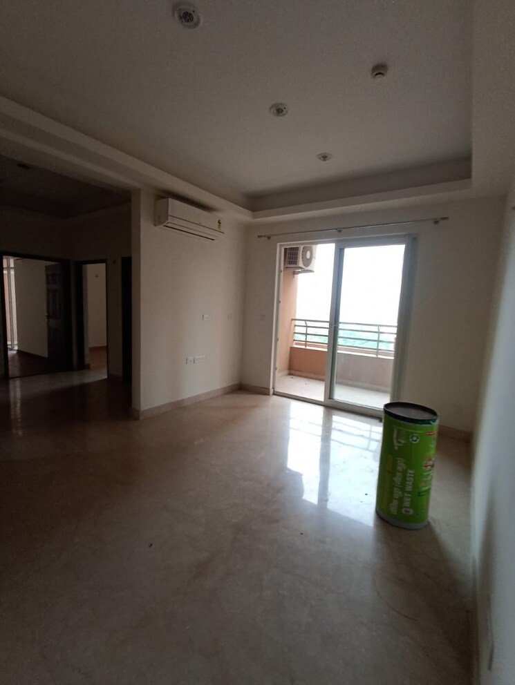 Room, supertech-cape-town 2 Bedroom 975 Sq.Ft. Apartment In Sector 74 Noida 9070298