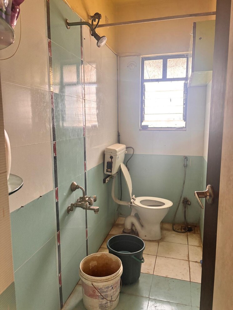 Bathroom, kumar-periwinkle 1 Bedroom 750 Sq.Ft. Apartment In Kharadi Pune 9070346