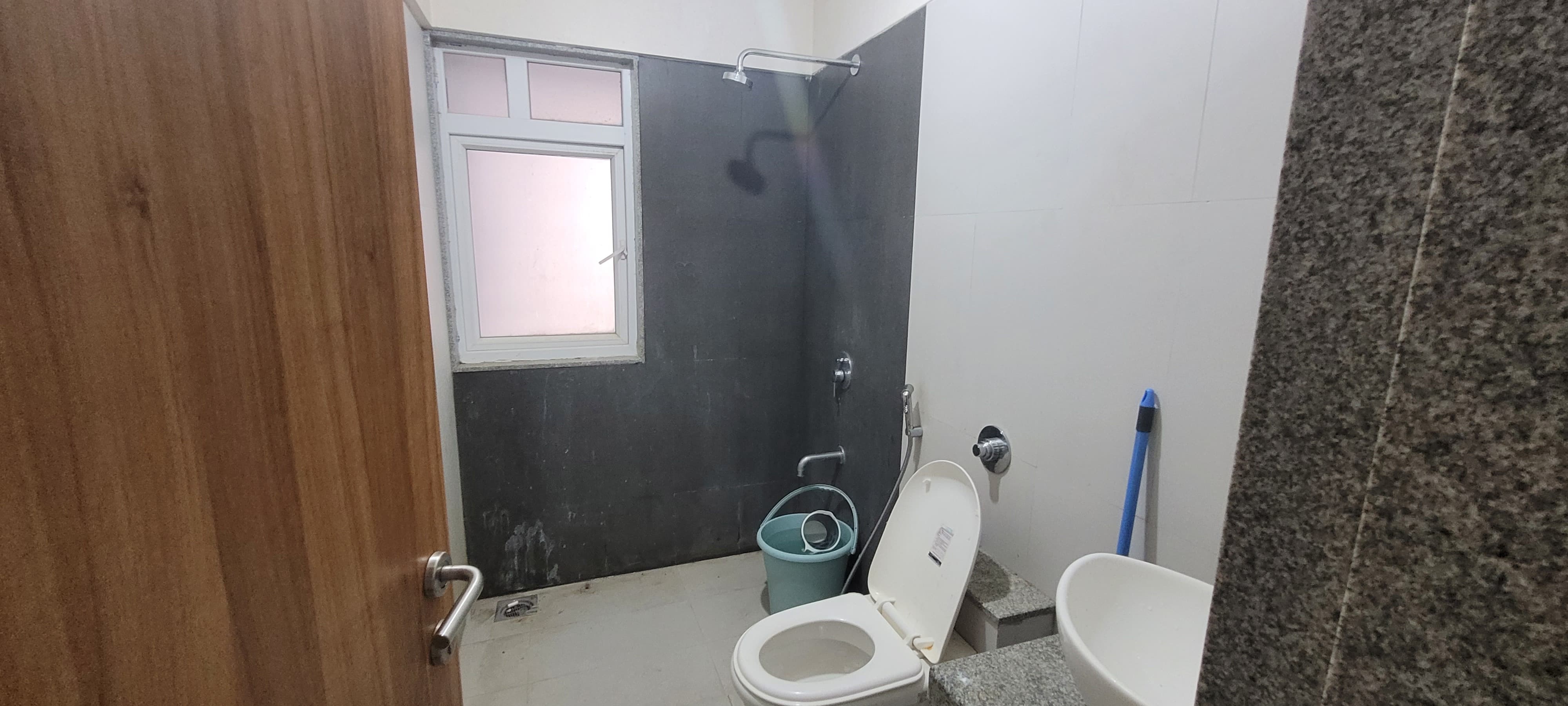 3 BHK + Pooja Room,Servant Room,Study Room,Extra Room 1400 Sq.Ft. Apartment in Oxford Florida Minis