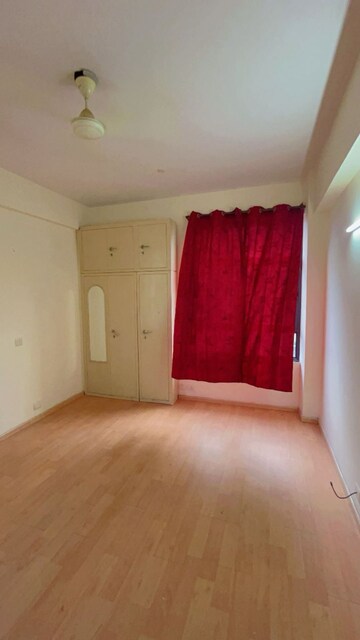 Room in 3 BHK Apartment at Alpha 1 RWA, Alpha 1 Greater Noida – for Rent