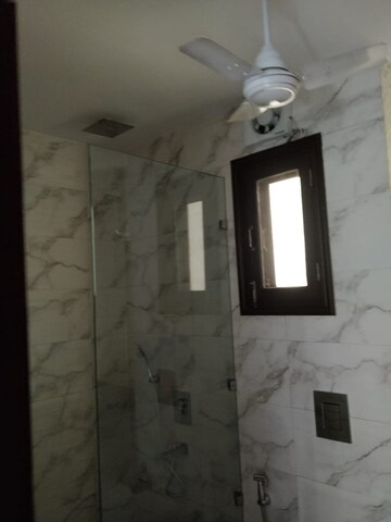 Bathroom in 4 BHK Apartment at Safdarjung Enclave – for Rent