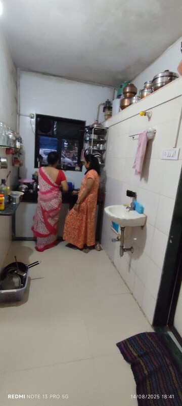 Team Area in 1 BHK Apartment at Paras CHS Borivali, Borivali West – for Sale