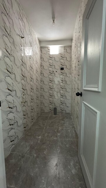 Bathroom in 1 BHK Builder Floor at Palm Residency Chhatarpur, Chattarpur – for Rent