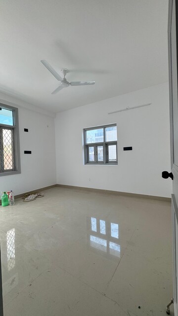 Room in 1 BHK Builder Floor at Palm Residency Chhatarpur, Chattarpur – for Rent