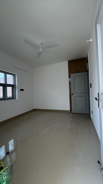 Room in 1 BHK Builder Floor at Palm Residency Chhatarpur, Chattarpur – for Rent