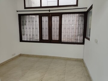 Room in 3 BHK Builder Floor at Saket – for Rent