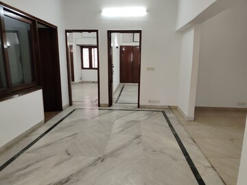 Room in 3 BHK Builder Floor at Saket – for Rent