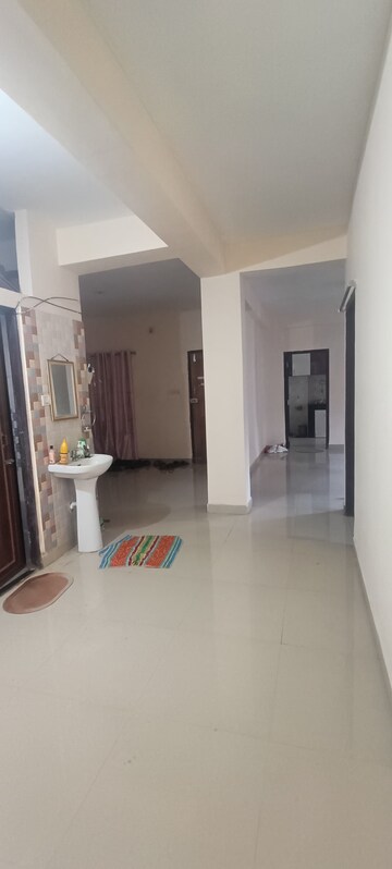 Room in 3 BHK Apartment at Malipada – for Rent