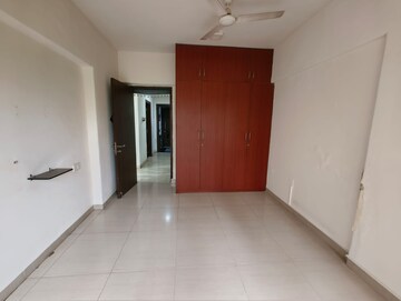 Room in 3 BHK Apartment at Aristo Pearl Residency, Prabhadevi – for Rent