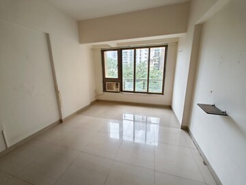 Room in 3 BHK Apartment at Aristo Pearl Residency, Prabhadevi – for Rent