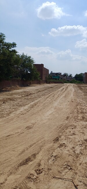  Plot For Sale in Dheeraj Nagar