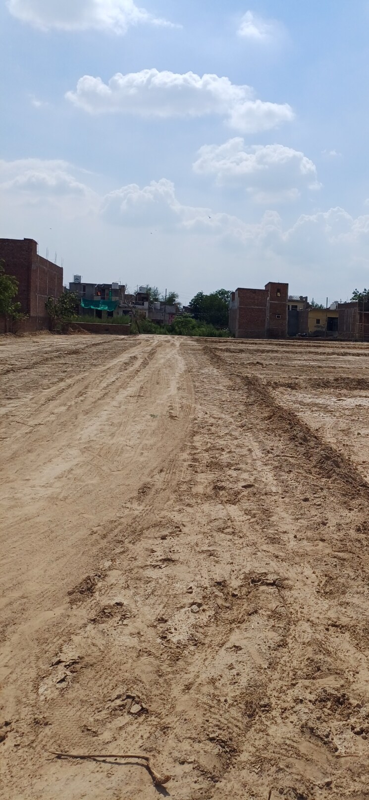 undefined, dheeraj nagar  94 Sq.Yd. Plot In Dheeraj Nagar Faridabad 9070427