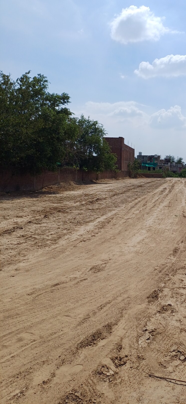 undefined, dheeraj nagar  94 Sq.Yd. Plot In Dheeraj Nagar Faridabad 9070427