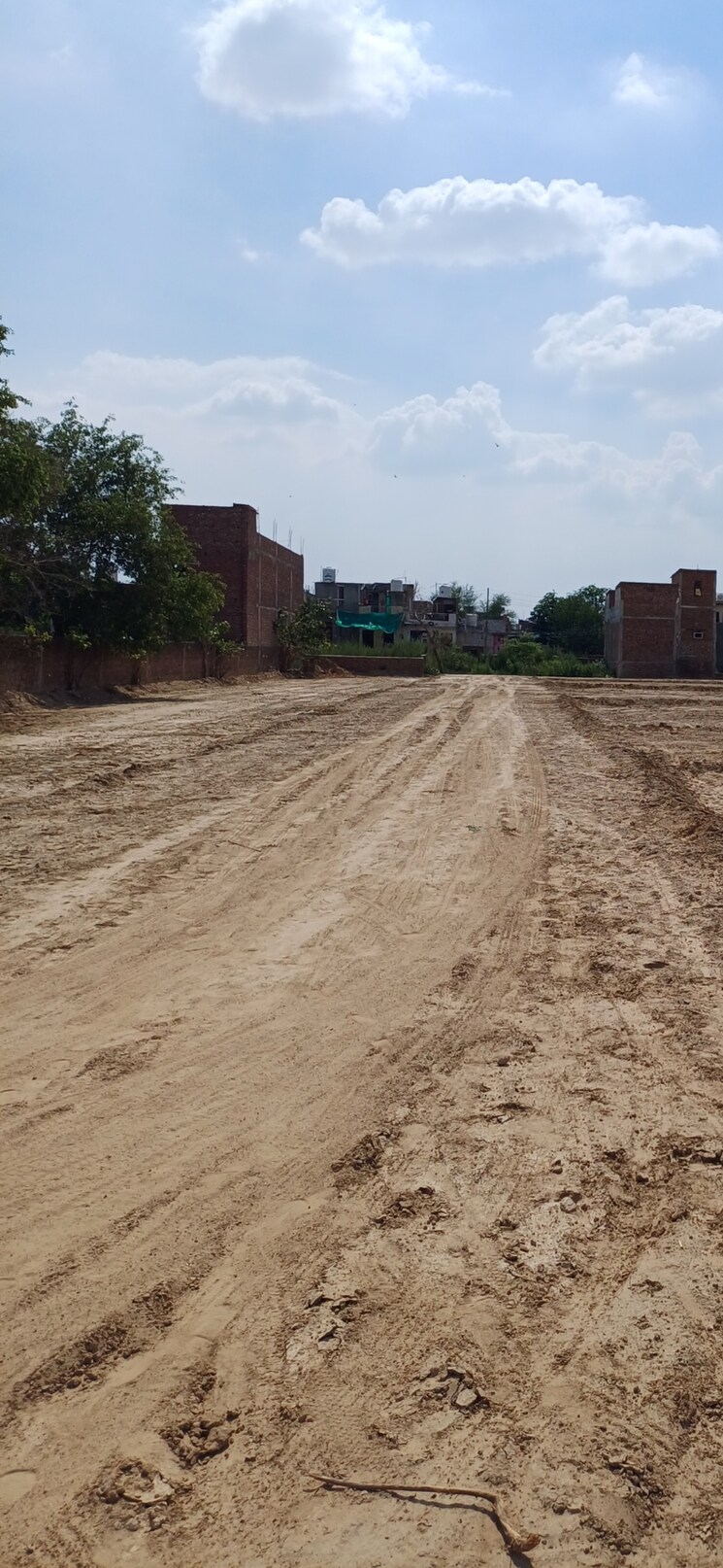 undefined, dheeraj nagar  94 Sq.Yd. Plot In Dheeraj Nagar Faridabad 9070427