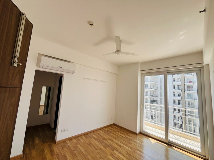 Room, puri-emerald-bay 3.5 Bedroom 2450 Sq.Ft. Apartment In Sector 104 Gurgaon 9070432