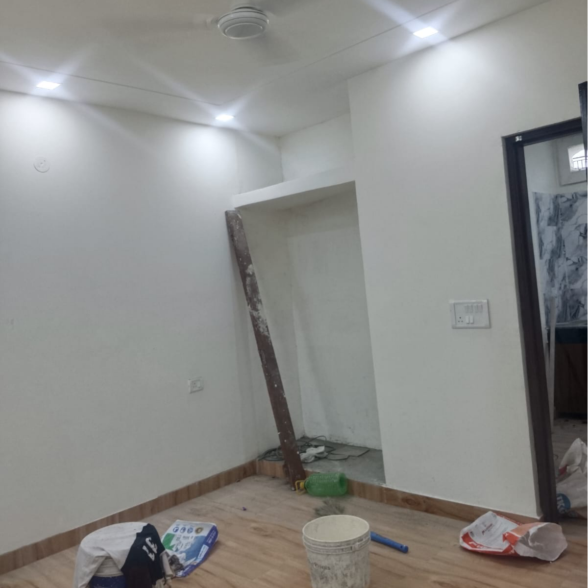 1 Rk+ Study Room Builder Floor For Rent in Mein Saket 