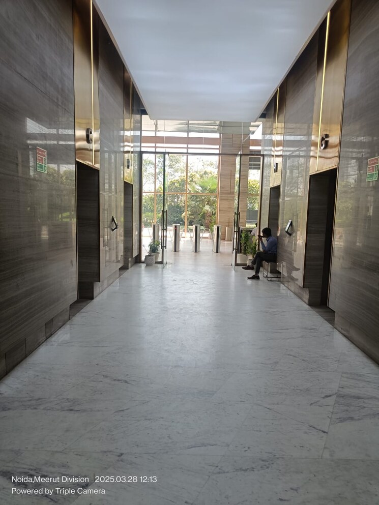  Parking, supertech-supernova-astralis Commercial Office Space 366 Sq.Ft. In Sector 94 Noida 9070435