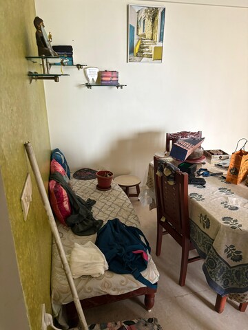 Team Area in 2.5 BHK Apartment at Hiranandani Meadows, Manpada – for Rent