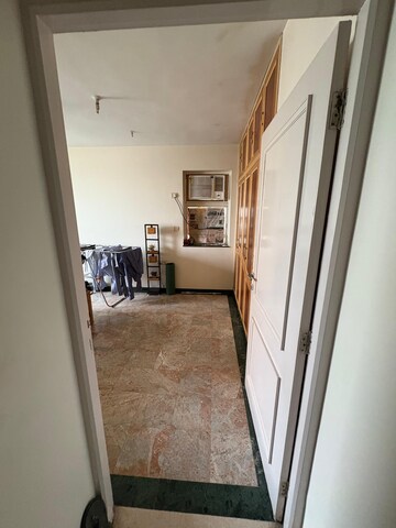 Building Lobby in 2.5 BHK Apartment at Hiranandani Meadows, Manpada – for Rent