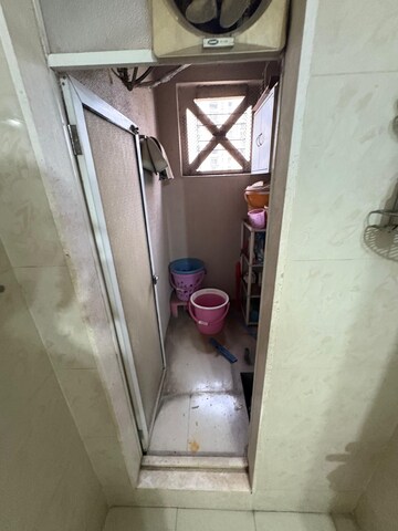 Building Lobby in 2.5 BHK Apartment at Hiranandani Meadows, Manpada – for Rent