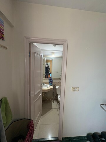 Bathroom in 2.5 BHK Apartment at Hiranandani Meadows, Manpada – for Rent