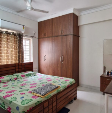 Bedroom in 3 BHK Builder Floor at Kondapur – for Rent