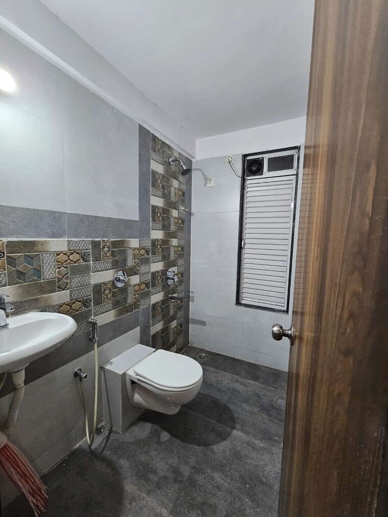 Bathroom, galaxy-greenwoods 3 Bedroom 2008 Sq.Ft. Apartment In Kharghar Navi Mumbai 9070524