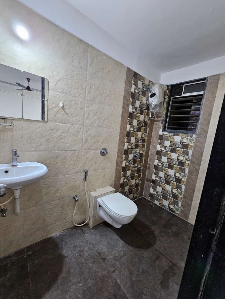 Bathroom, galaxy-greenwoods 3 Bedroom 2008 Sq.Ft. Apartment In Kharghar Navi Mumbai 9070524